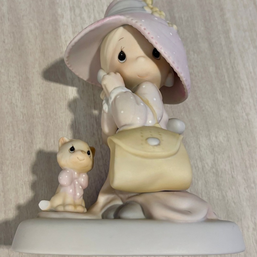 Precious Moments "To A Very Special Mom" Girl with Cat Figurine E-2824 1983